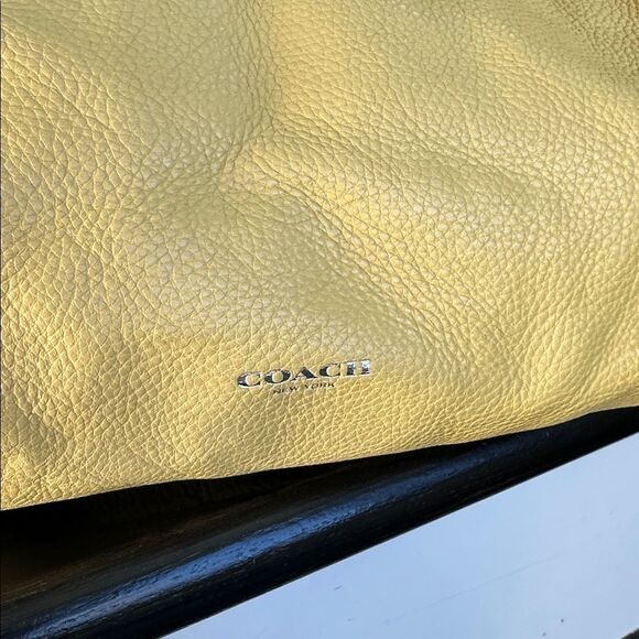 Coach, genuine, leather Crossbody shoulder clutch - Picture 2 of 10